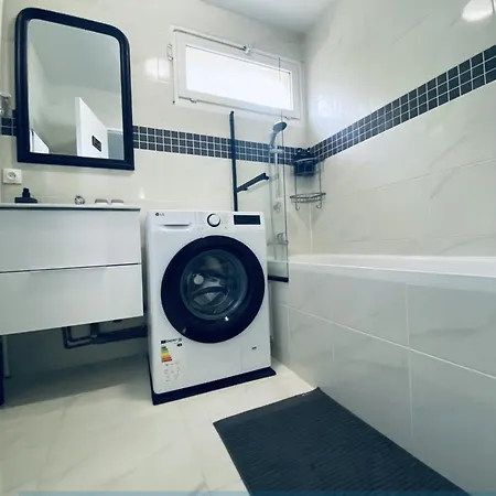 Parisien Neuf, Moderne Avec Grande Salon, 2 Chambres, 4 Lits, Parking Gratuit, 15min De Paris Et 13 Min Aeroport Orly Appartement