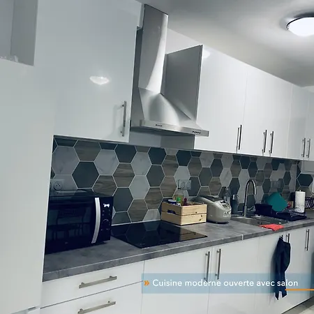 Appartement Parisien Neuf, Moderne Avec Grande Salon, 2 Chambres, 4 Lits, Parking Gratuit, 15min De Paris Et 13 Min Aeroport Orly Vitry-sur-Seine