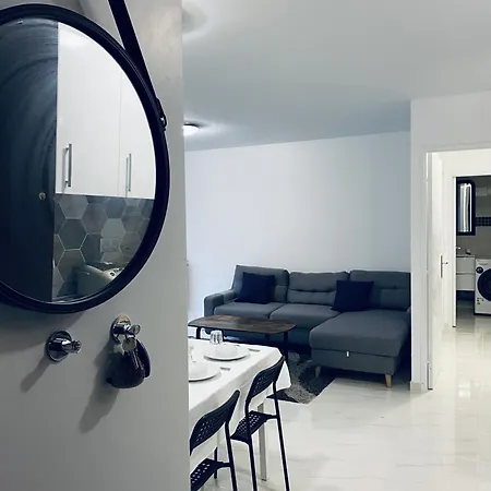 Appartement Parisien Neuf, Moderne Avec Grande Salon, 2 Chambres, 4 Lits, Parking Gratuit, 15min De Paris Et 13 Min Aeroport Orly *